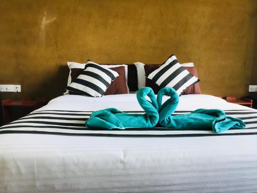 Monarch Ella Hotel Екстериор снимка