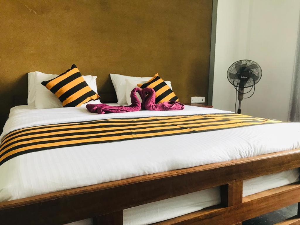 Monarch Ella Hotel Екстериор снимка