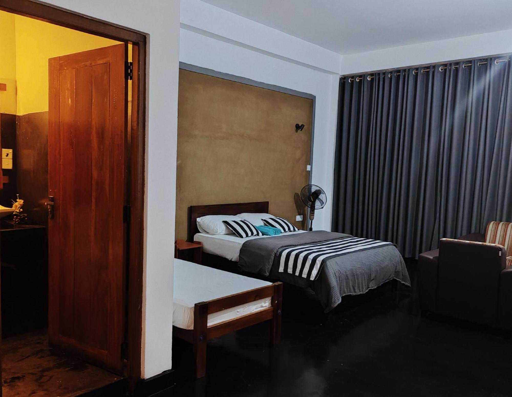 Monarch Ella Hotel Екстериор снимка