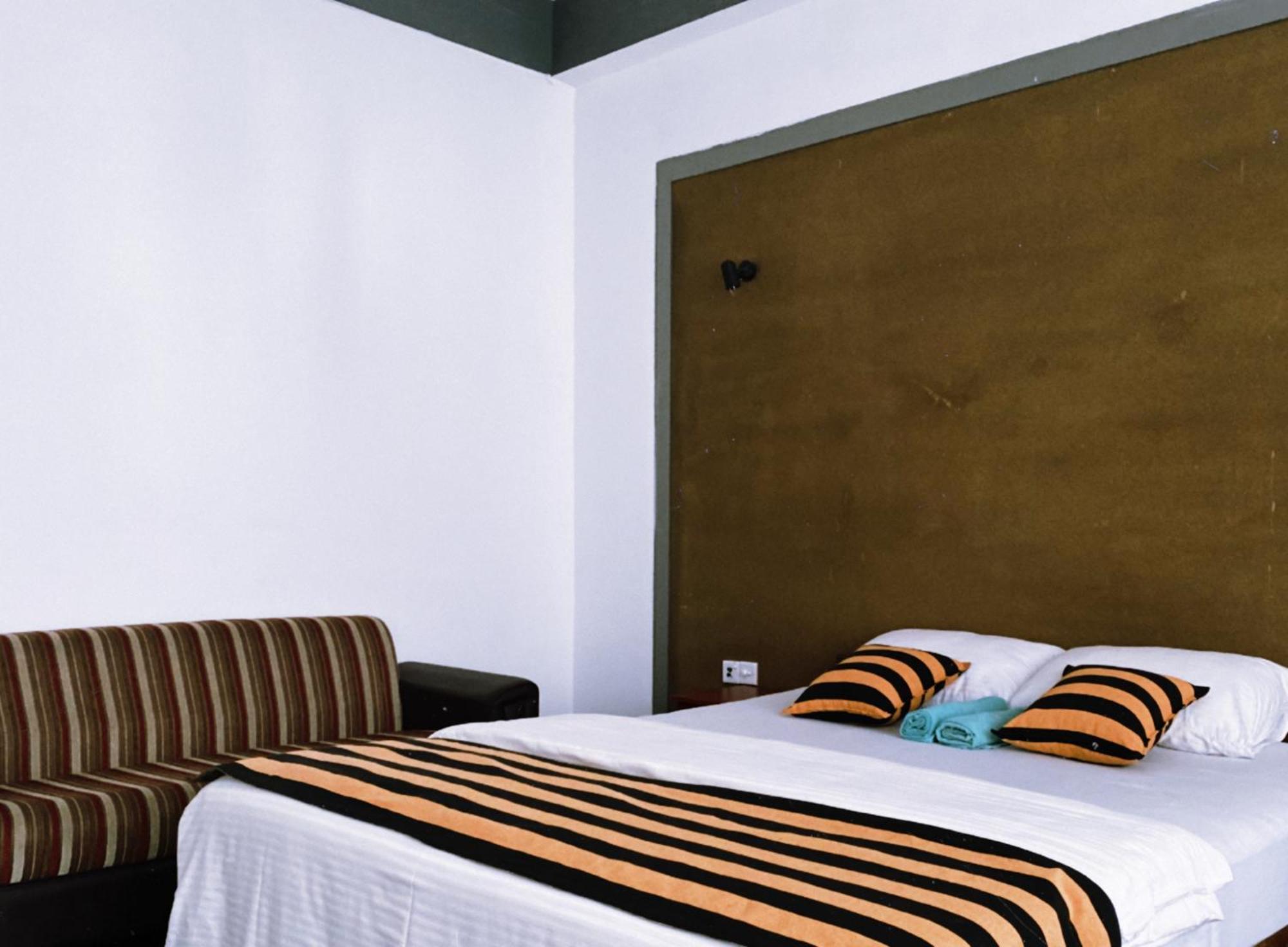 Monarch Ella Hotel Екстериор снимка