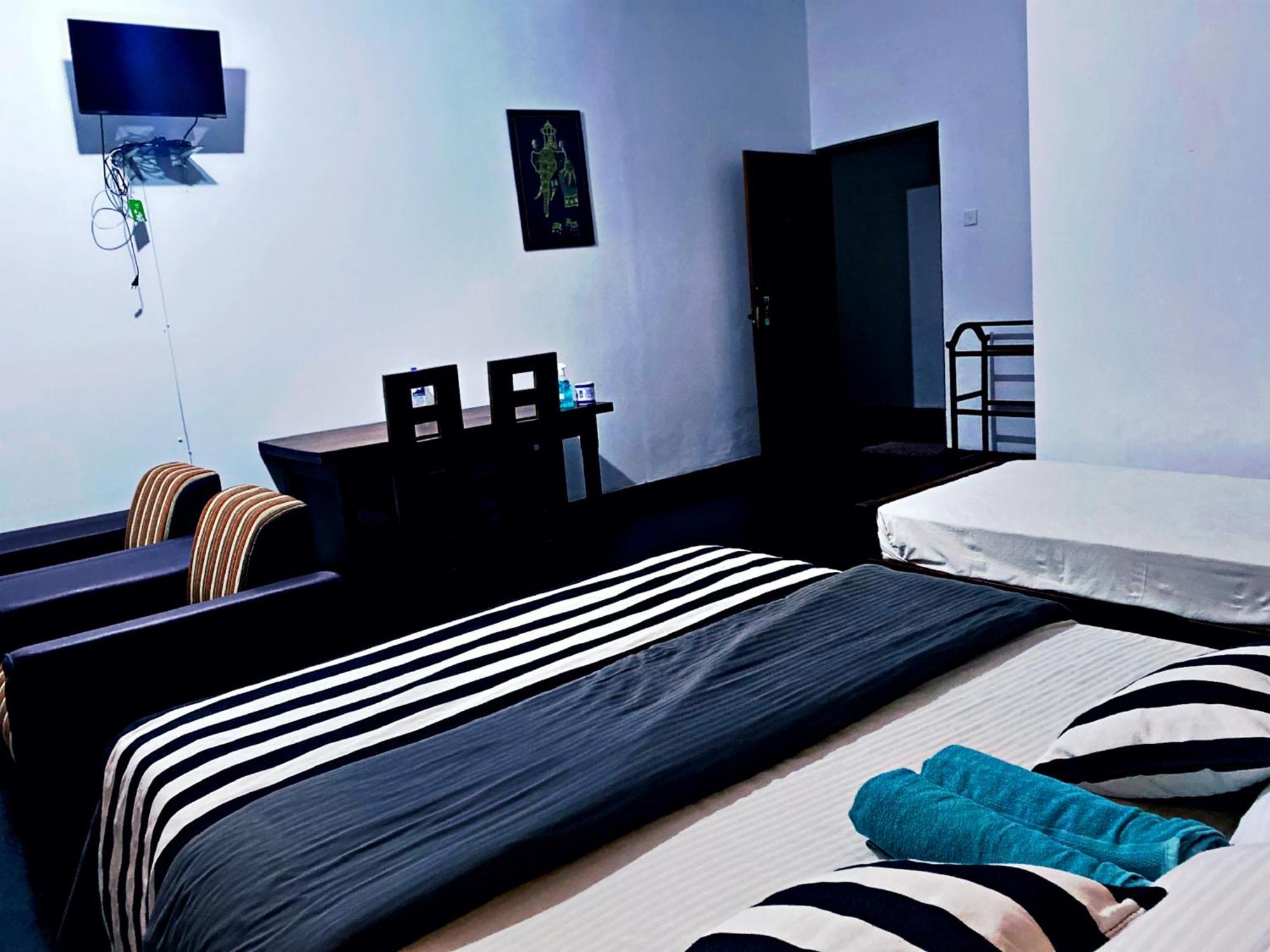 Monarch Ella Hotel Екстериор снимка