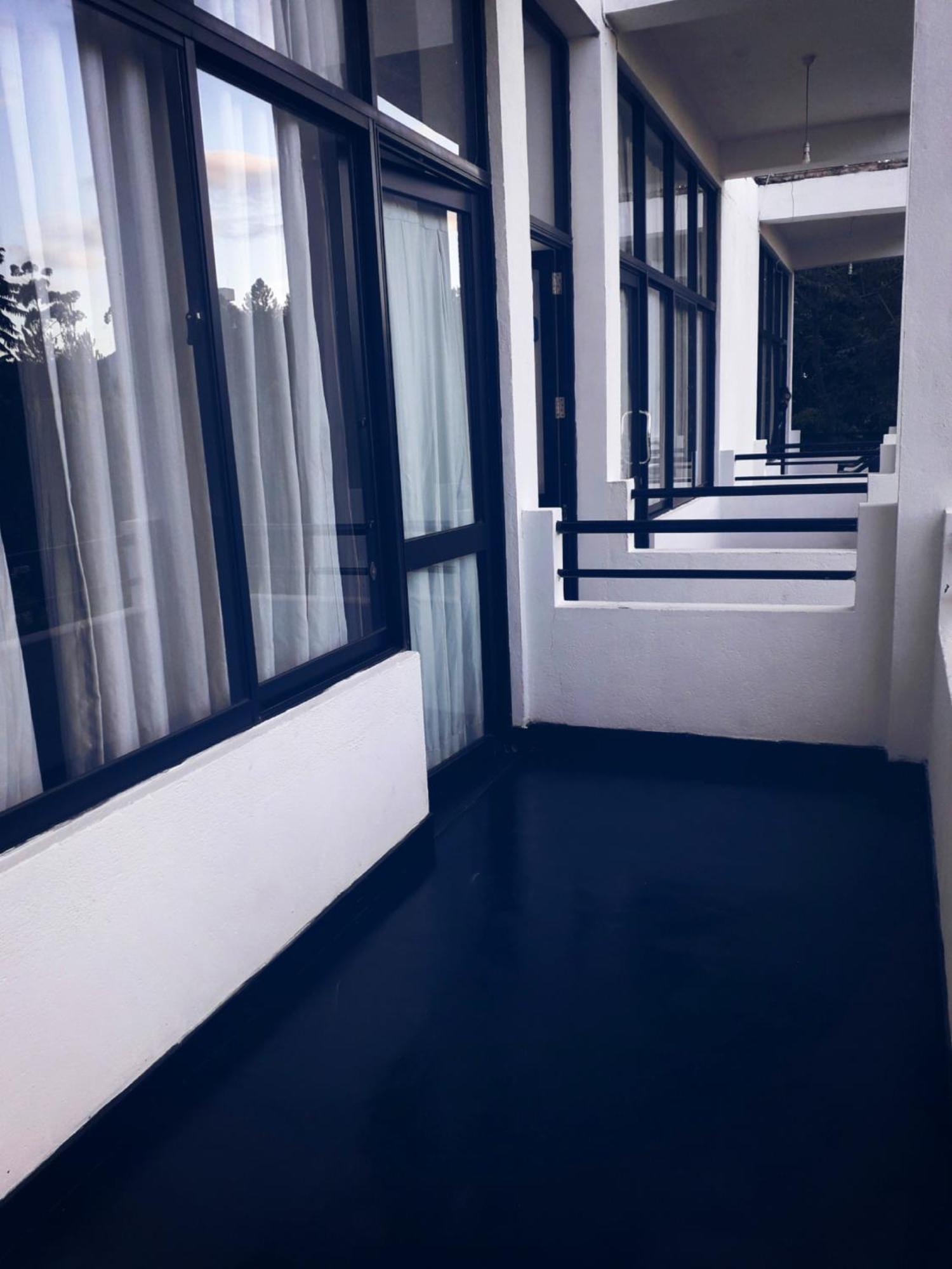 Monarch Ella Hotel Екстериор снимка