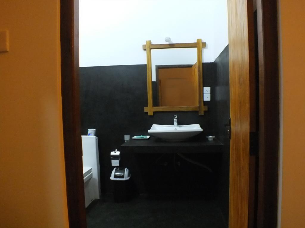 Monarch Ella Hotel Екстериор снимка